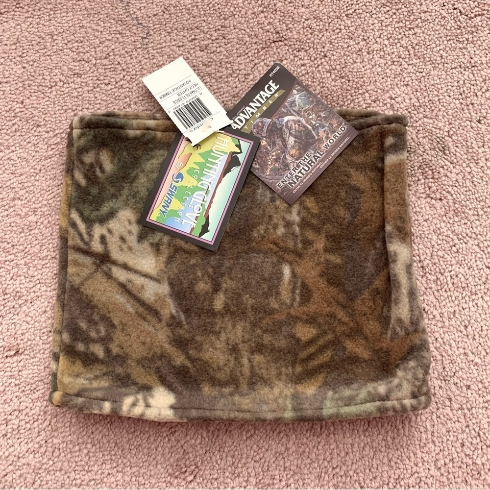 NEW Advantage Timber Hunting Glove Collection Camo Fleece Neck Gater